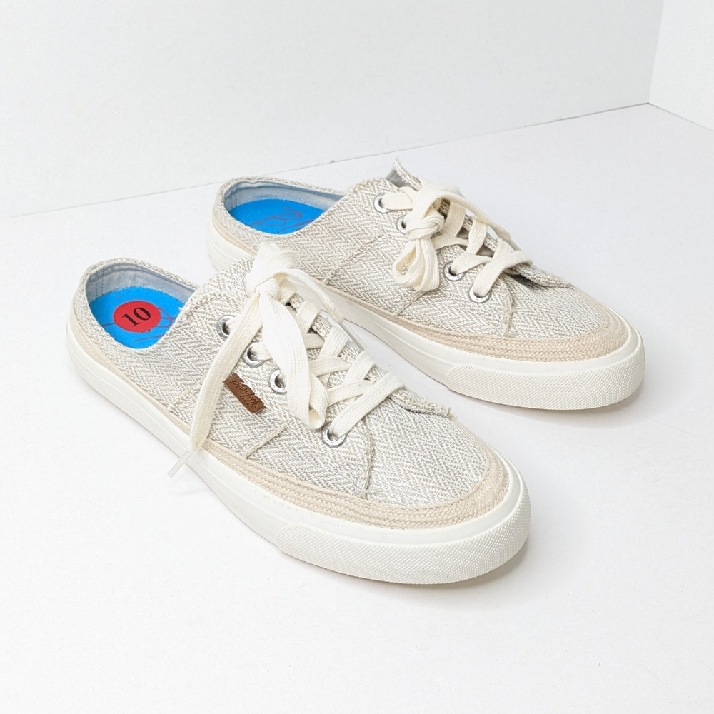 Blowfish Cream/Tan Slip-On Lace-Up Mules